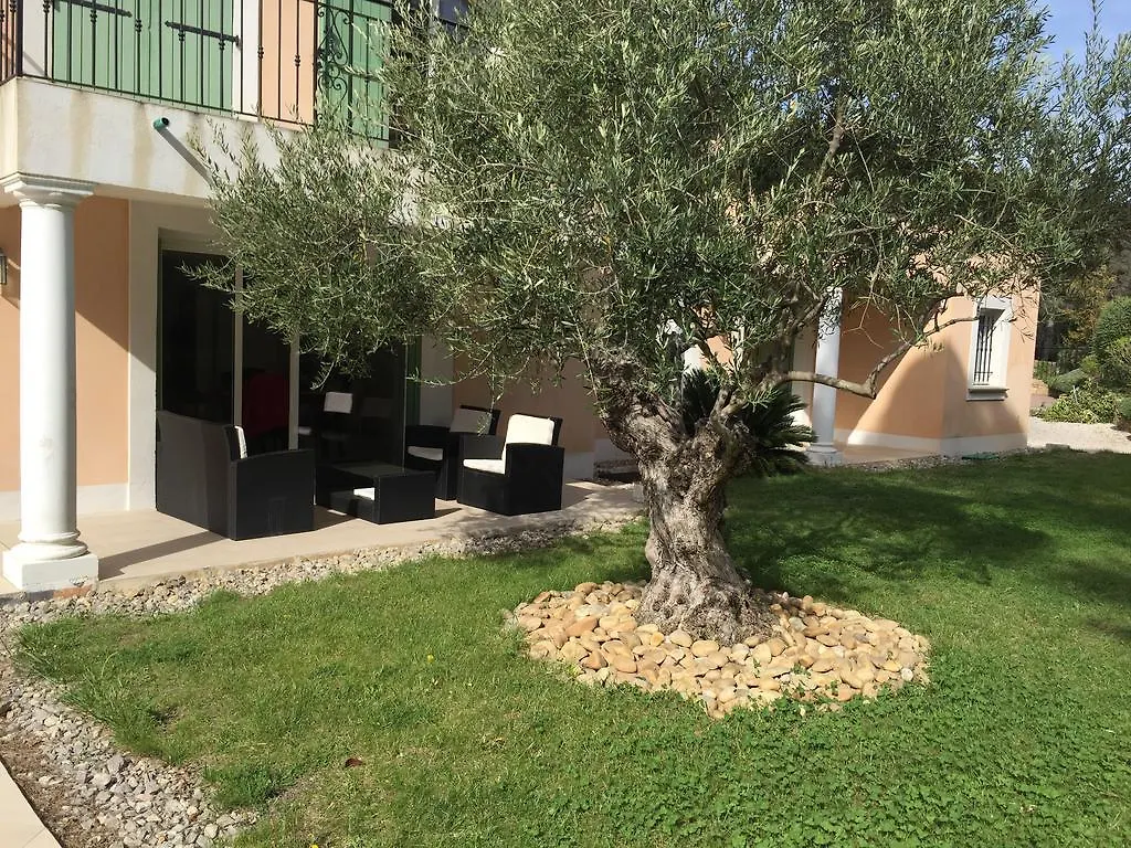 Belle Villa A Saint Raphael Dans Clos Prive 0*, Saint-Raphael (Var)