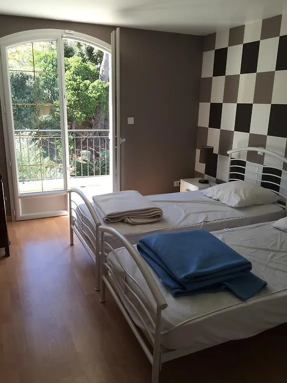 Belle Villa A Saint Raphael Dans Clos Prive  Saint-Raphael (Var)