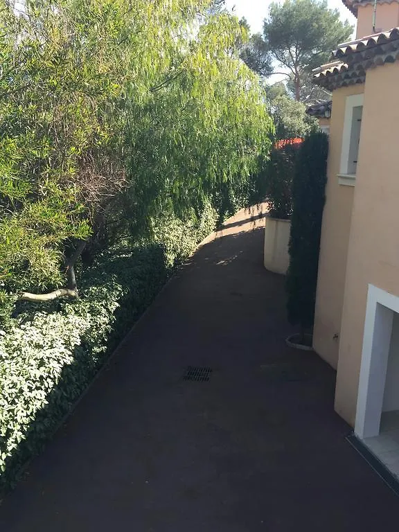 Belle Villa A Saint Raphael Dans Clos Prive France