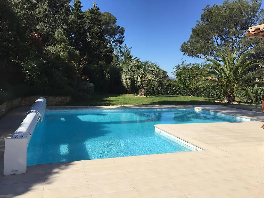 Belle Villa A Saint Raphael Dans Clos Prive 0*, Saint-Raphael (Var) France