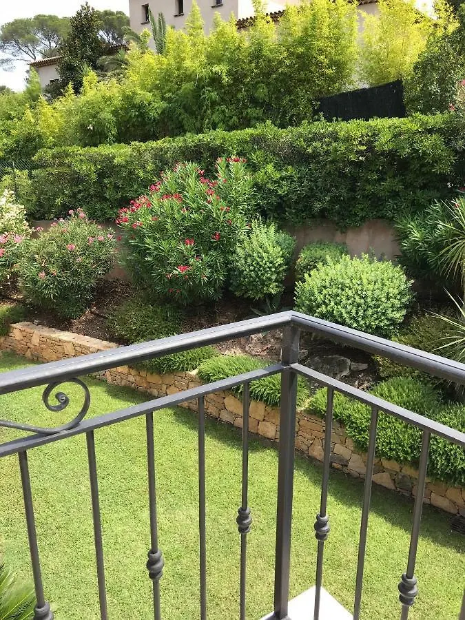 Belle Villa A Saint Raphael Dans Clos Prive 0*, Saint-Raphael (Var)